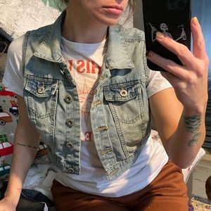 Cropped denim vest